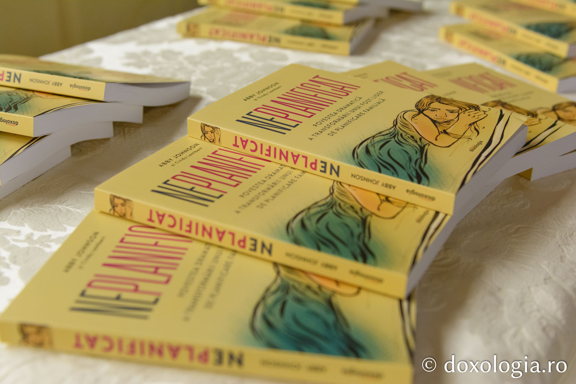 Lansarea cărții „Neplanificat” a autoarei Abby Johnson