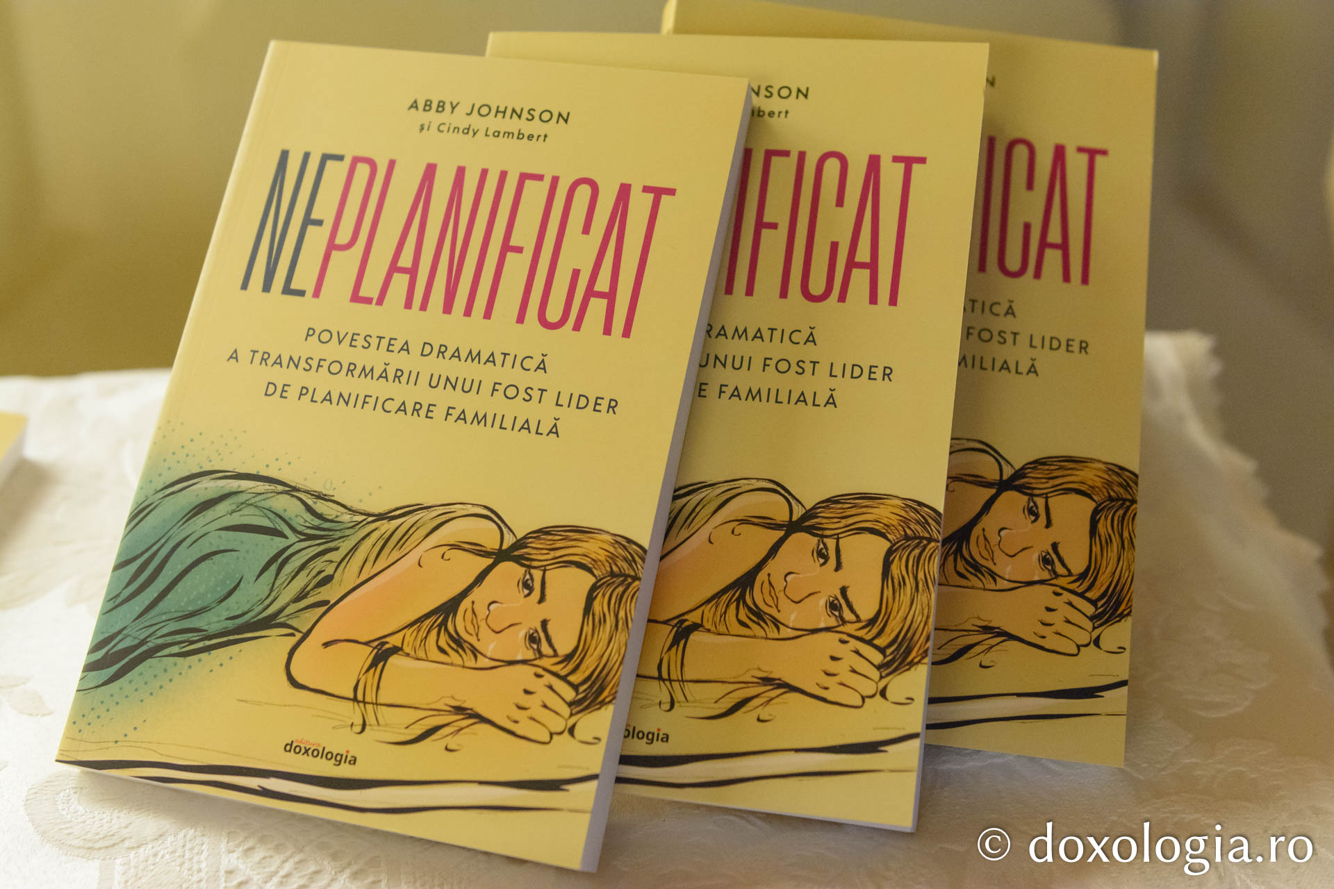 Lansarea cărții „Neplanificat” a autoarei Abby Johnson