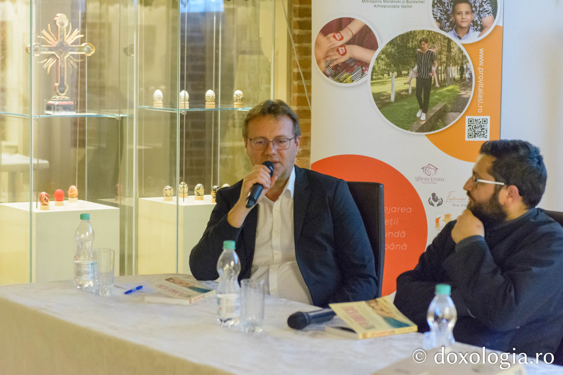 Lansarea cărții „Neplanificat” a autoarei Abby Johnson