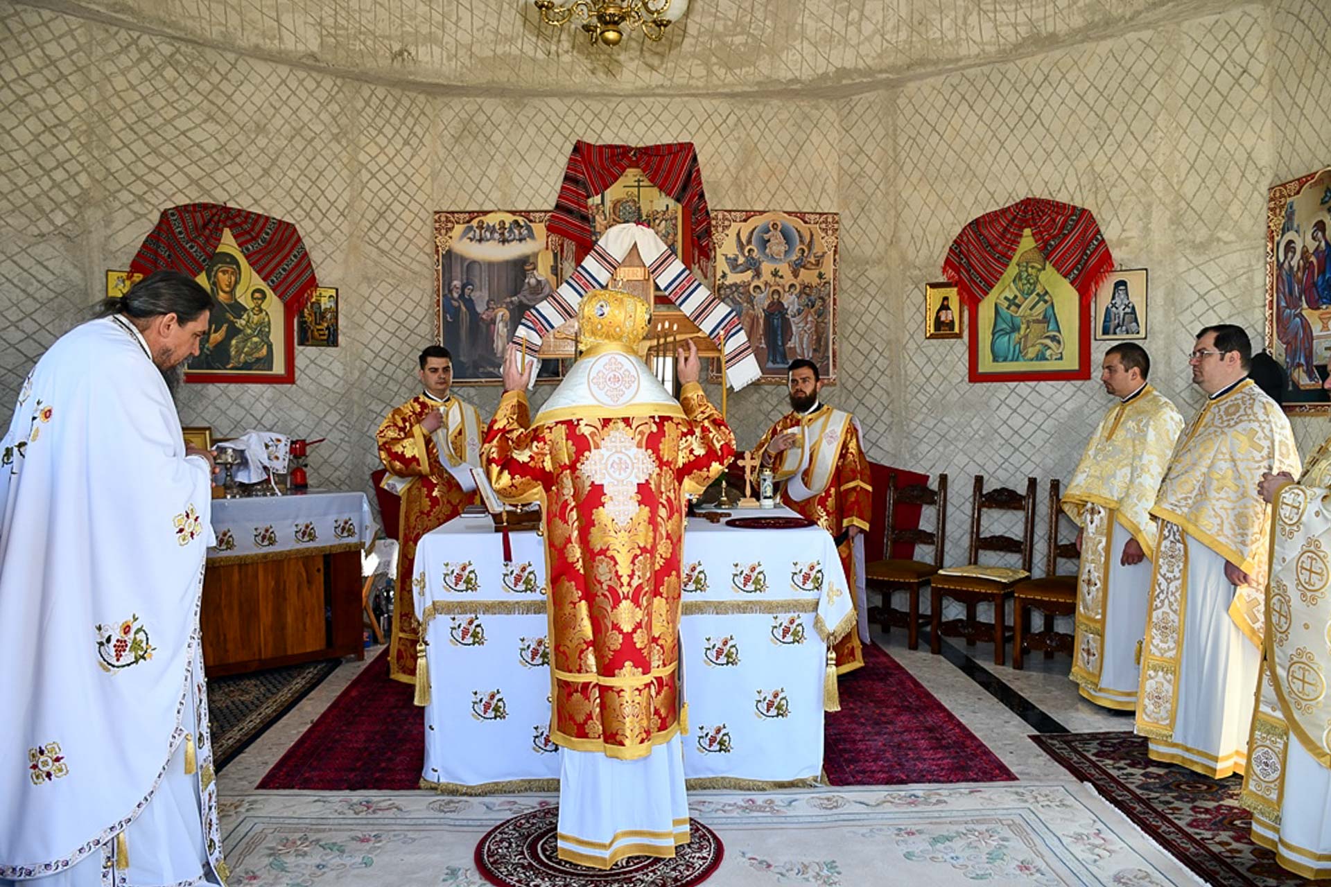 Binecuvântare pentru obștea Mănăstirii „Înălțarea Sfintei Cruci” – Petroșnița