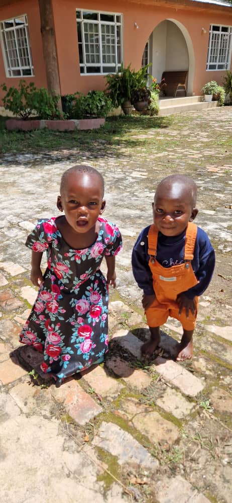 Când haina face pe om - Pavel și Evloghia