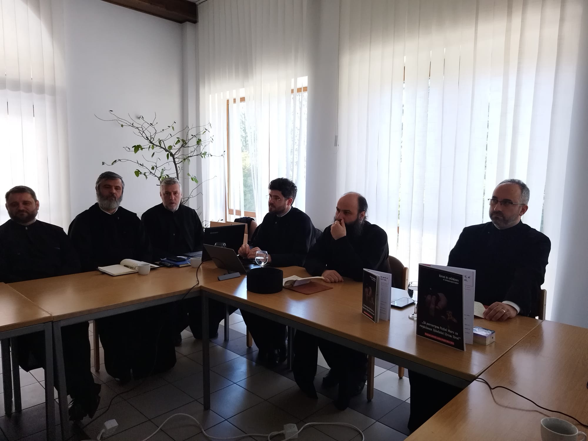 Consfătuire a Biroului de Catehizare, la Seminarul Teologic de la Mănăstirea Neamț