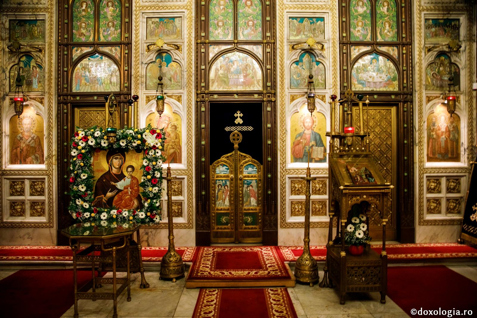 Catapeteasmă - Mănăstirea Sfinții Trei Ierarhi din Iași