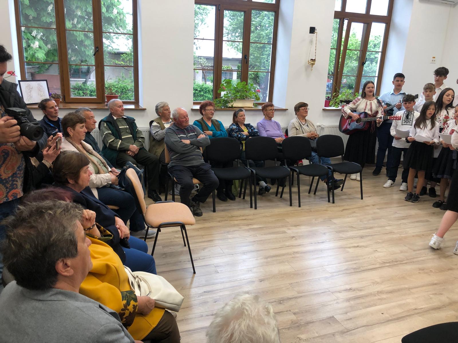 Expoziție de ouă încondeiate în cadrul evenimentului „Lumină din suflet de copil”