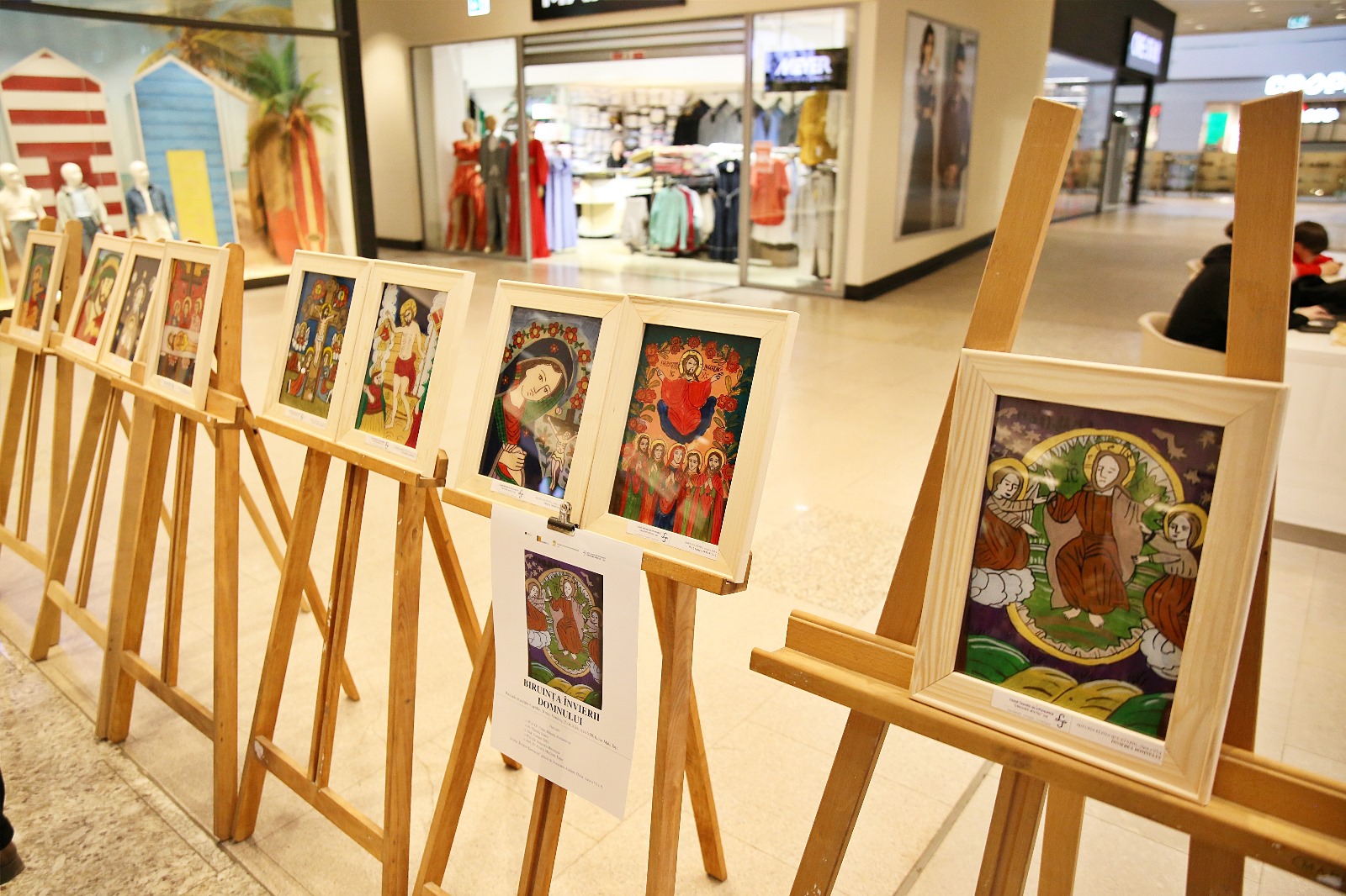 O expoziție cu tematică pascală poate fi vizitată la Iulius Mall Iași