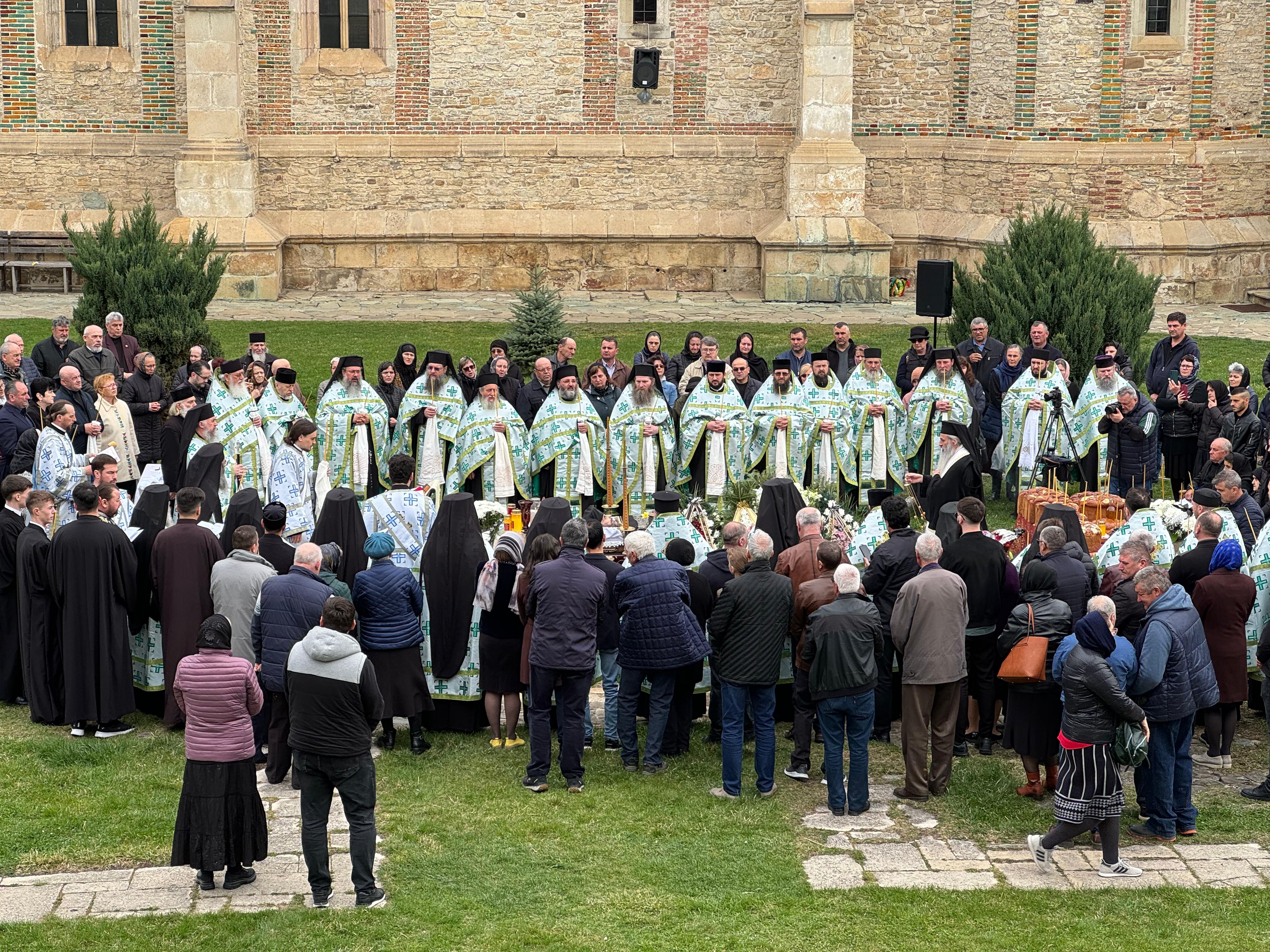 Înmormântarea arhid. Lavrentie Țurcanu Mănăstirea Neamț