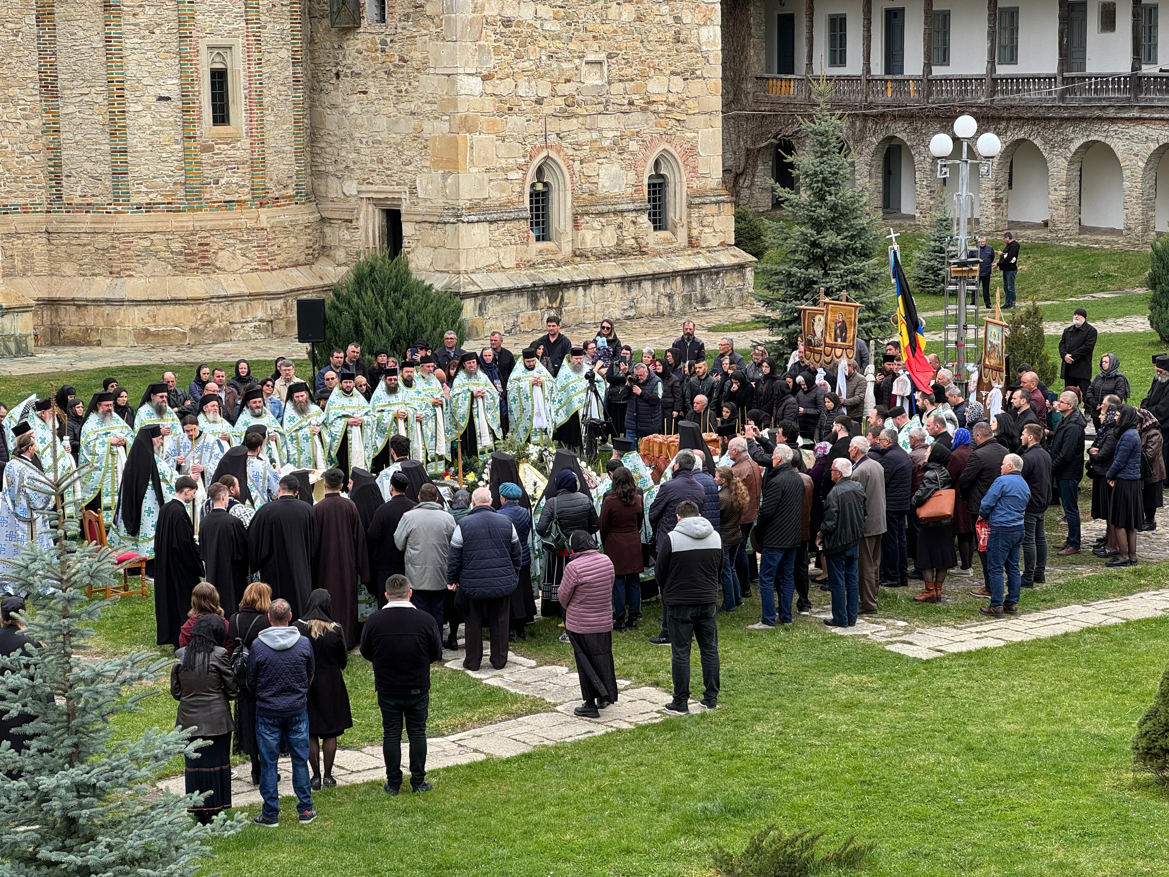 Înmormântarea arhid. Lavrentie Țurcanu Mănăstirea Neamț