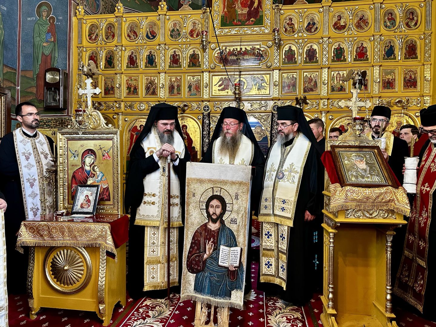 Înmormântarea tatălui Preasfințitului Părinte Sofian Brașoveanul