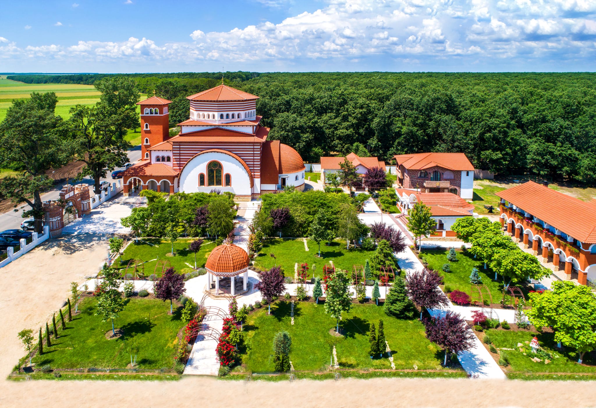 Mănăstirea Pantocrator din Drăgănești‑Vlașca, județul Teleorman Mănăstirea Pantocrator din Drăgănești‑Vlașca, județul Teleorman