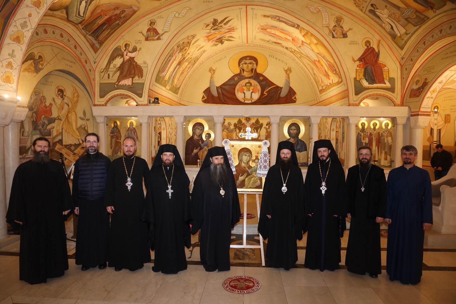 Moaștele Sfintei Mironosiţe Maria Magdalena au ajuns în Parohia „Sfinţii Trei Ierarhi” din La Courneuve, Paris