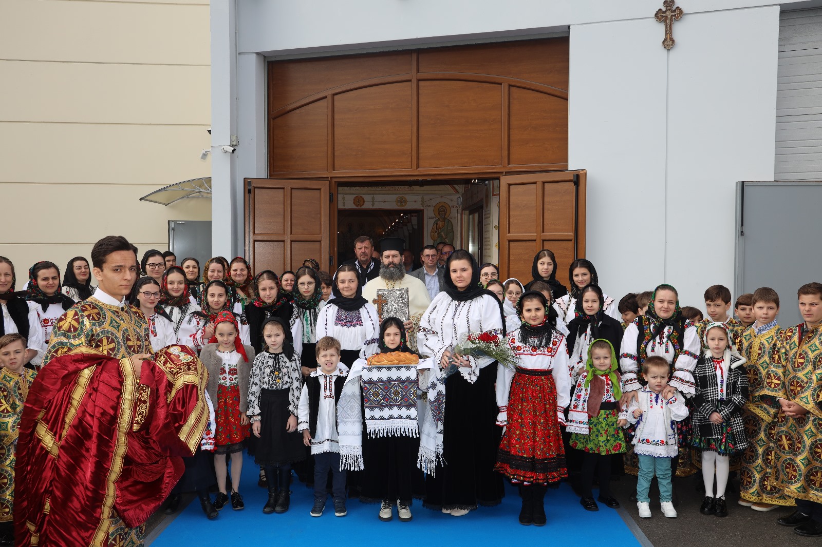 Moaștele Sfintei Mironosiţe Maria Magdalena au ajuns în Parohia „Sfinţii Trei Ierarhi” din La Courneuve, Paris