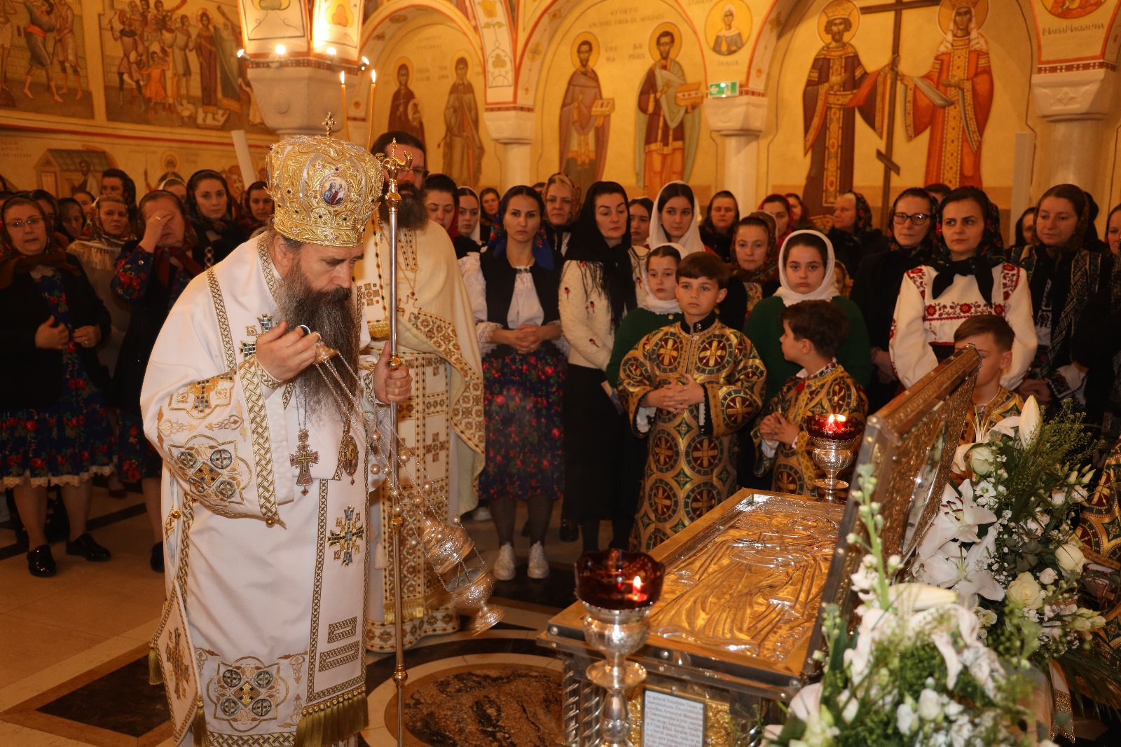 Moaștele Sfintei Mironosiţe Maria Magdalena au ajuns în Parohia „Sfinţii Trei Ierarhi” din La Courneuve, Paris