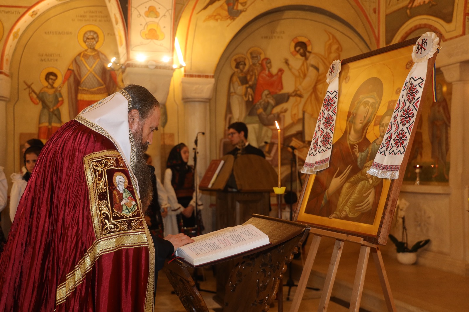 Moaștele Sfintei Mironosiţe Maria Magdalena au ajuns în Parohia „Sfinţii Trei Ierarhi” din La Courneuve, Paris