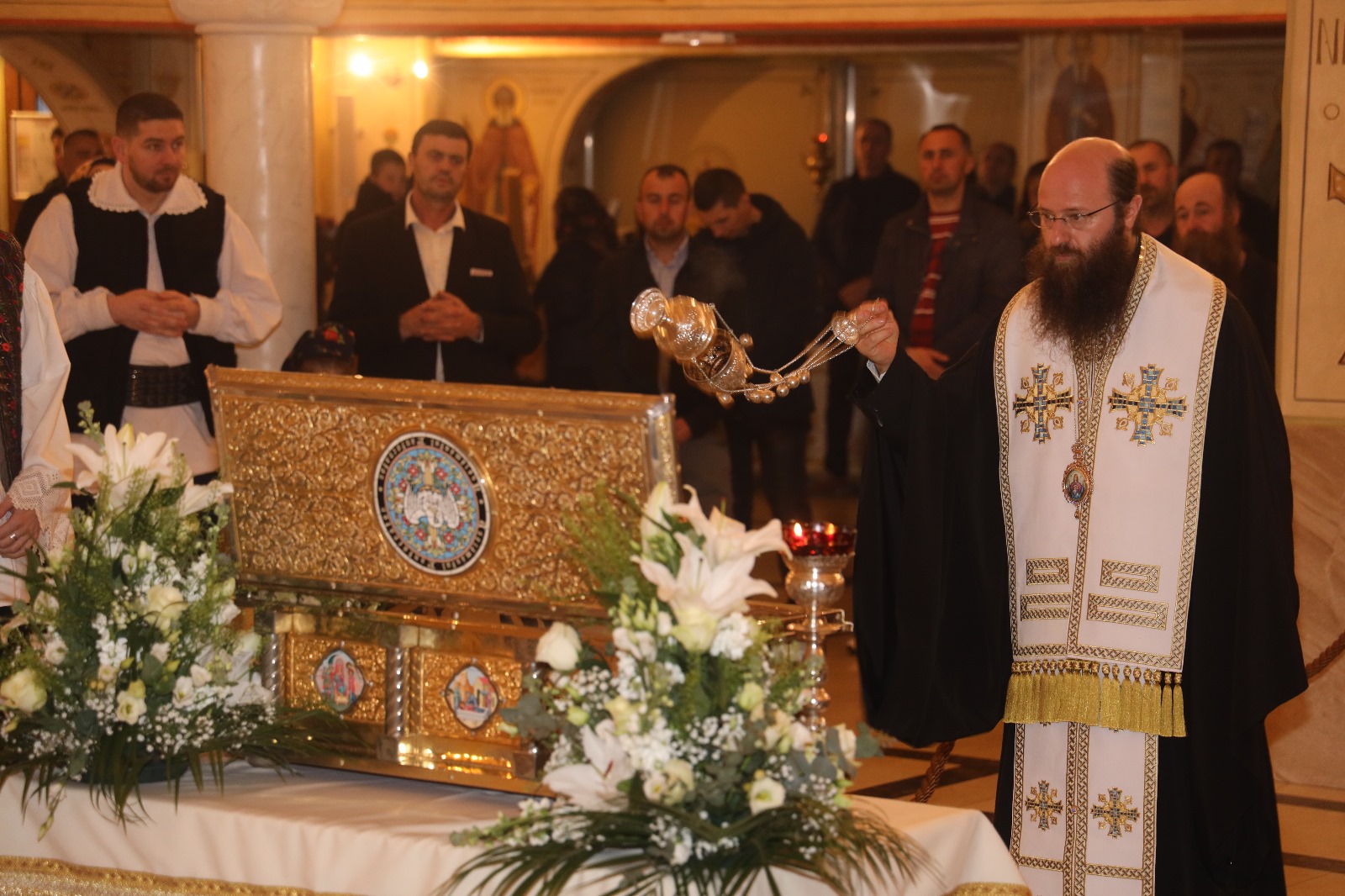 Moaștele Sfintei Mironosiţe Maria Magdalena au ajuns în Parohia „Sfinţii Trei Ierarhi” din La Courneuve, Paris