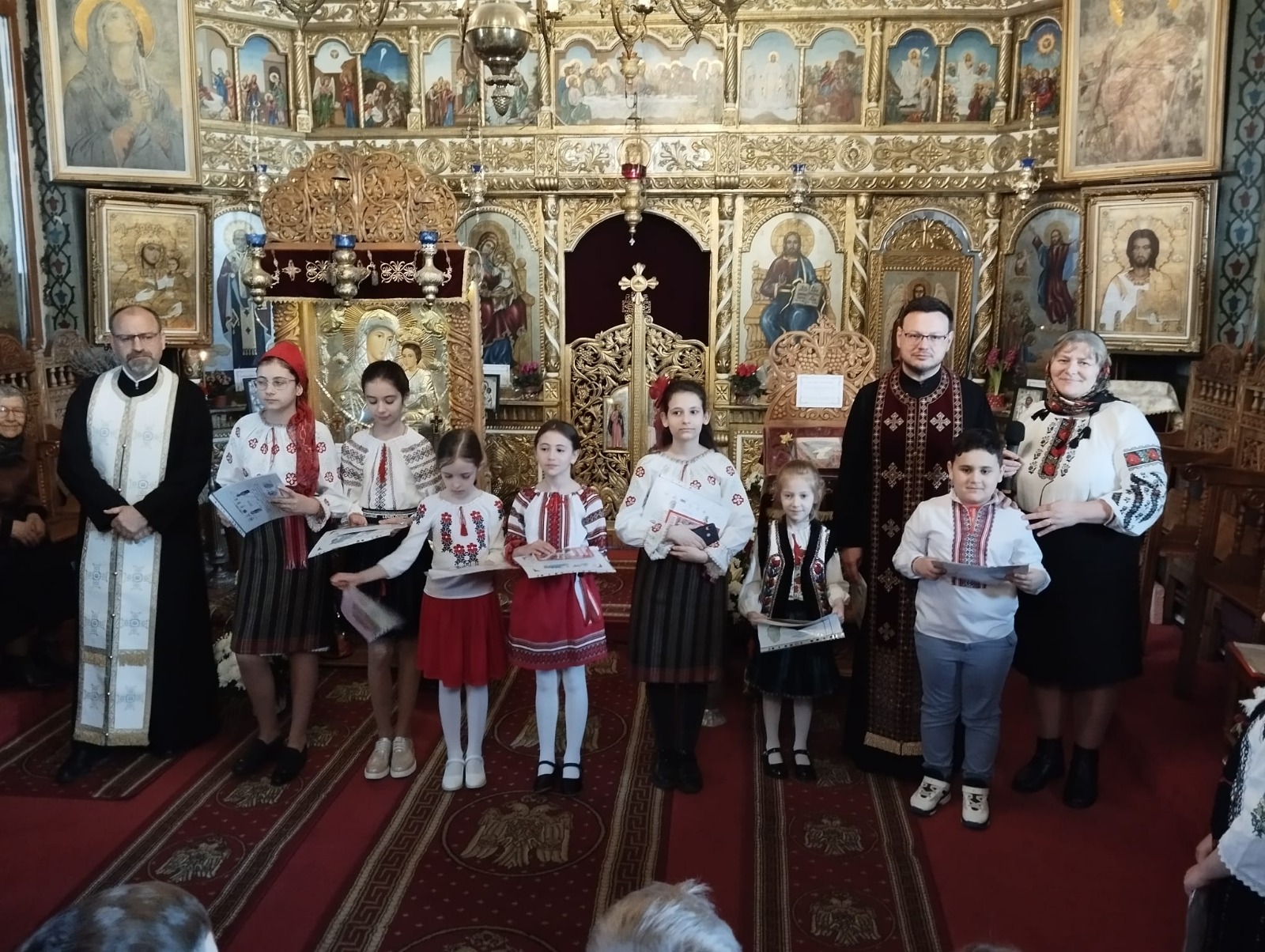 copii Parohia Înălțarea Domnului Pașcani