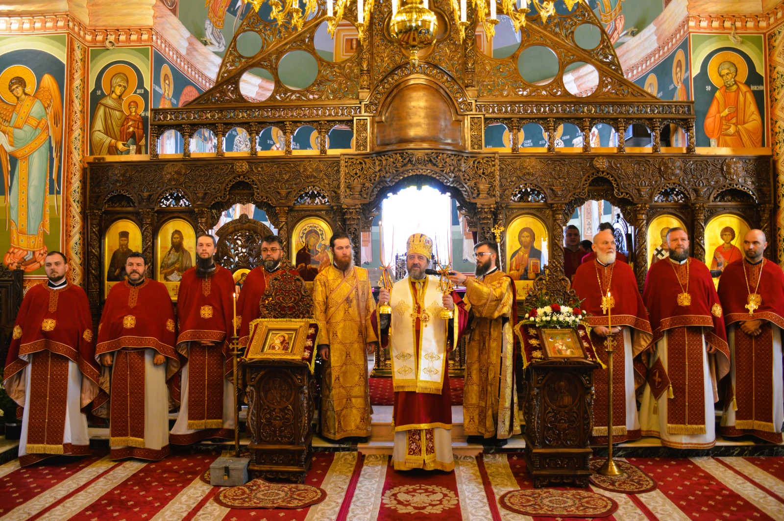 PS Nichifor Botoșăneanul, la Parohia „Sfântul Ierarh Nicolae” Vlădiceni, județul Neamț