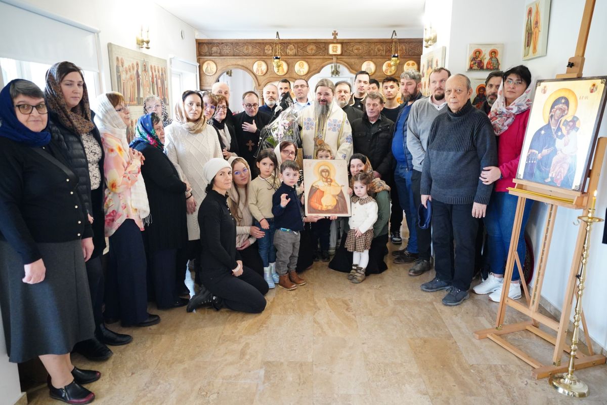 PS Macarie, alături de credincioși români