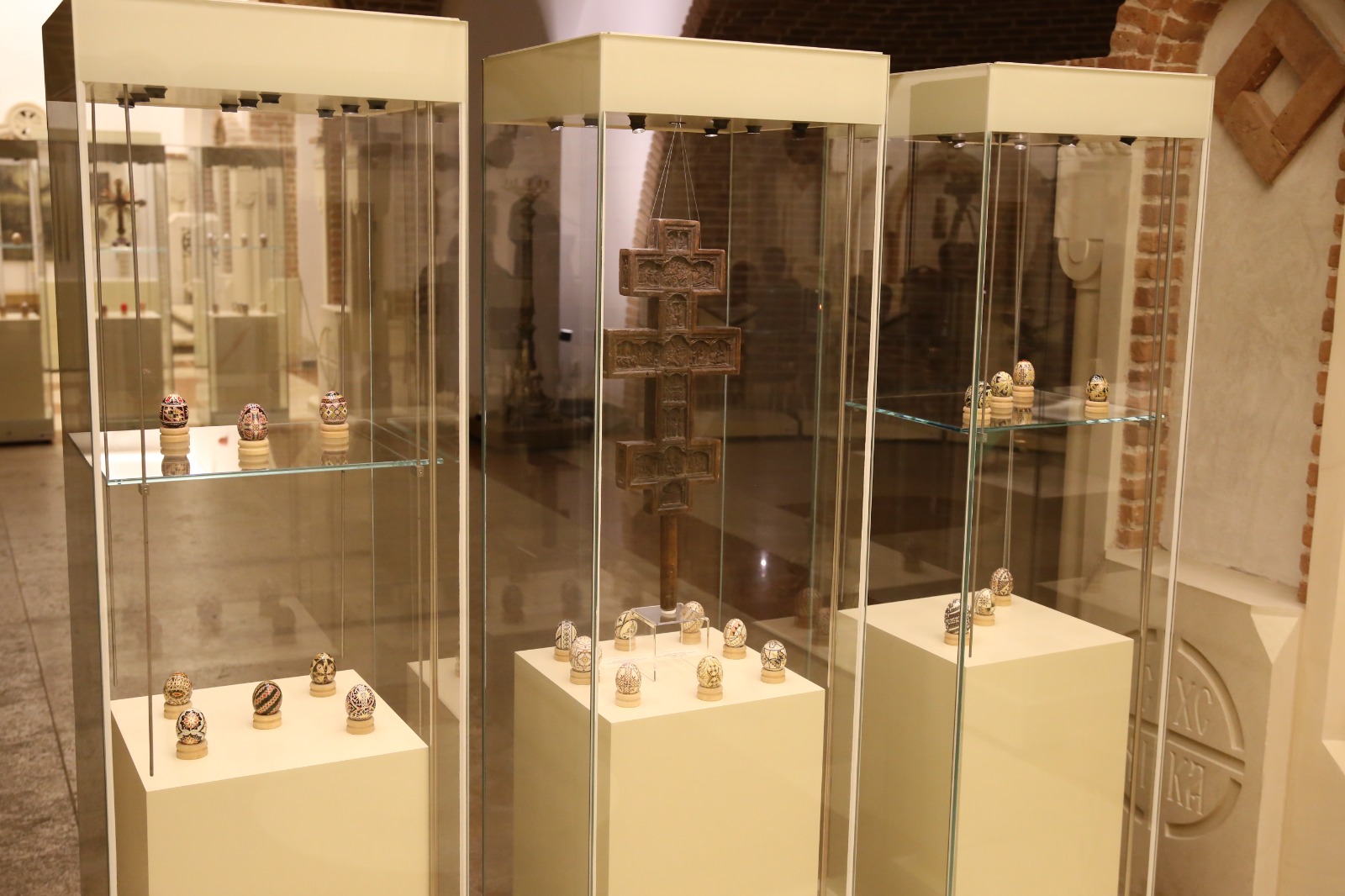 O expoziție dedicată Pătimirilor și Învierii Domnului, vernisată ieri la Muzeul Mitropolitan