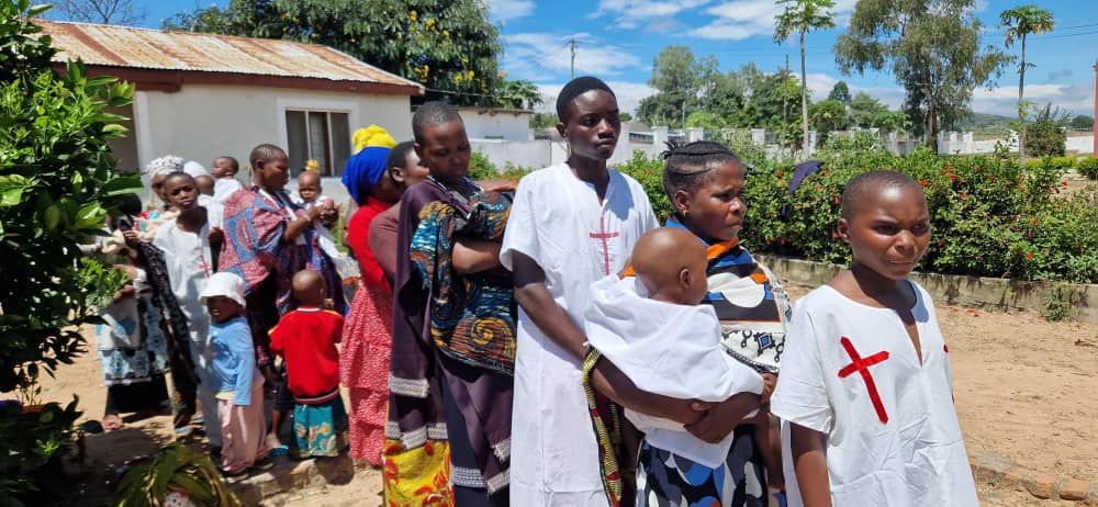 12 Botezuri în Sâmbăta lui Lazăr