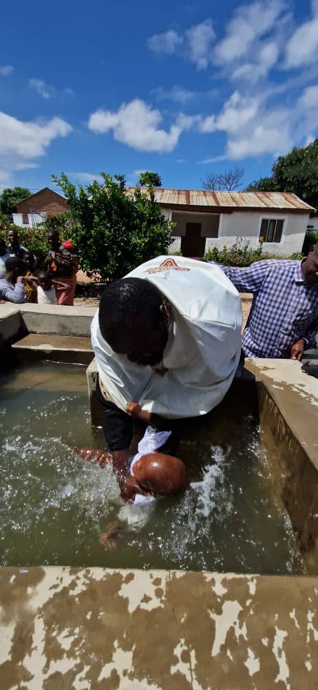 12 Botezuri în Sâmbăta lui Lazăr