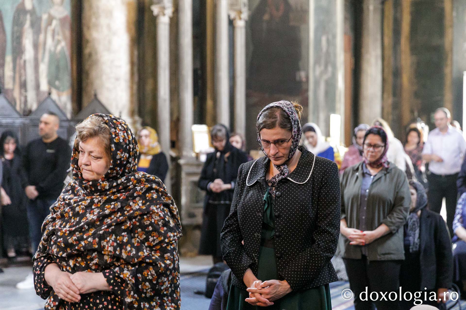 Denia celor 12 evanghelii la Mănăstirea Frumoasa din Iași