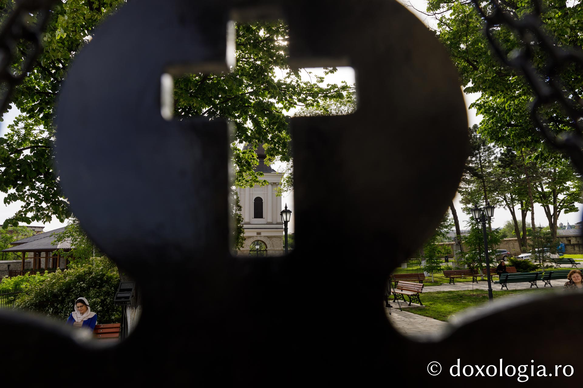 Denia celor 12 evanghelii la Mănăstirea Frumoasa din Iași