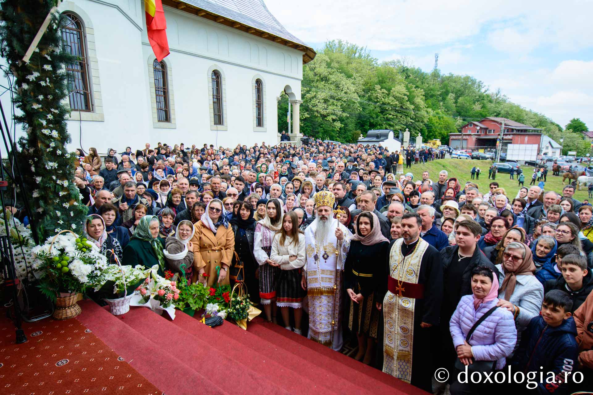 Sfințirea bisericii „Sfinții Împărați Constantin și Elena” din Ruseni - Borlești