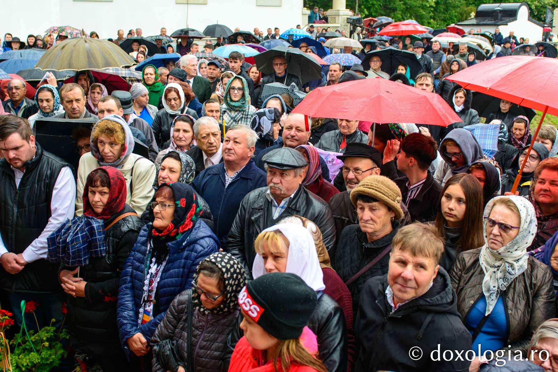 Sfințirea bisericii „Sfinții Împărați Constantin și Elena” din Ruseni - Borlești