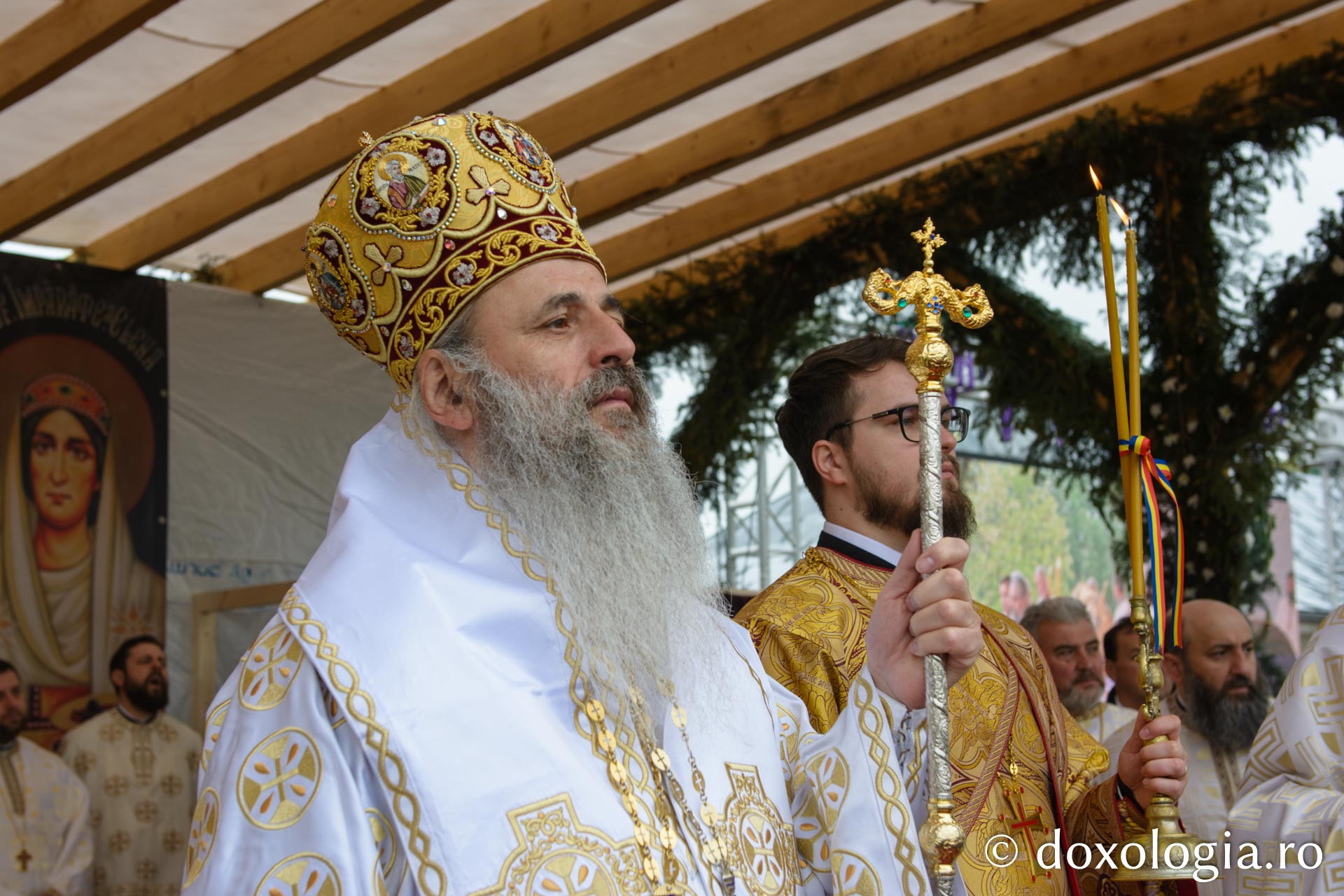 Sfințirea bisericii „Sfinții Împărați Constantin și Elena” din Ruseni - Borlești