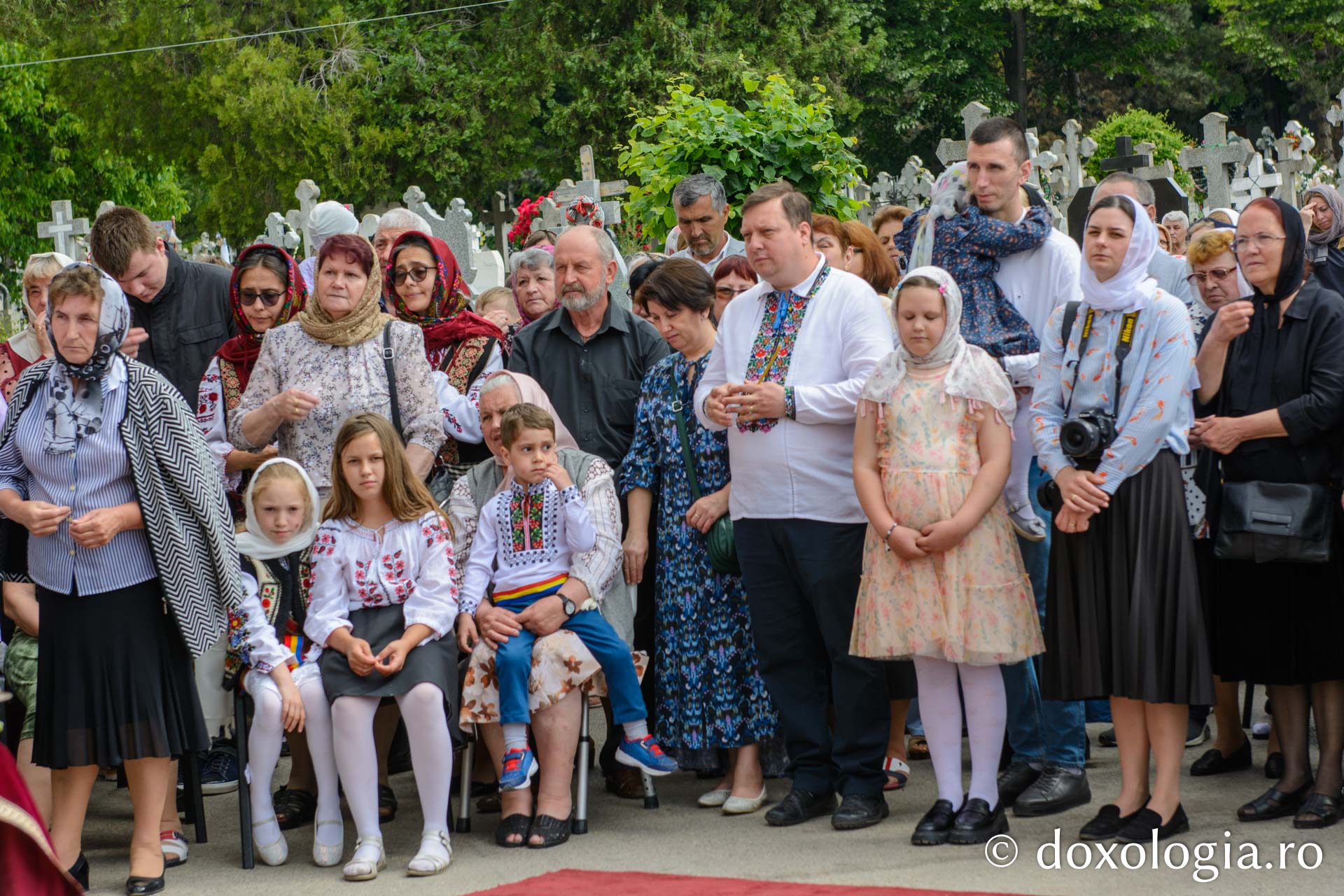 Slujiri arhierești în două parohii din Protopopiatul Botoșani / Foto: Mihail Vrăjitoru Slujiri arhierești în două parohii din Protopopiatul Botoșani