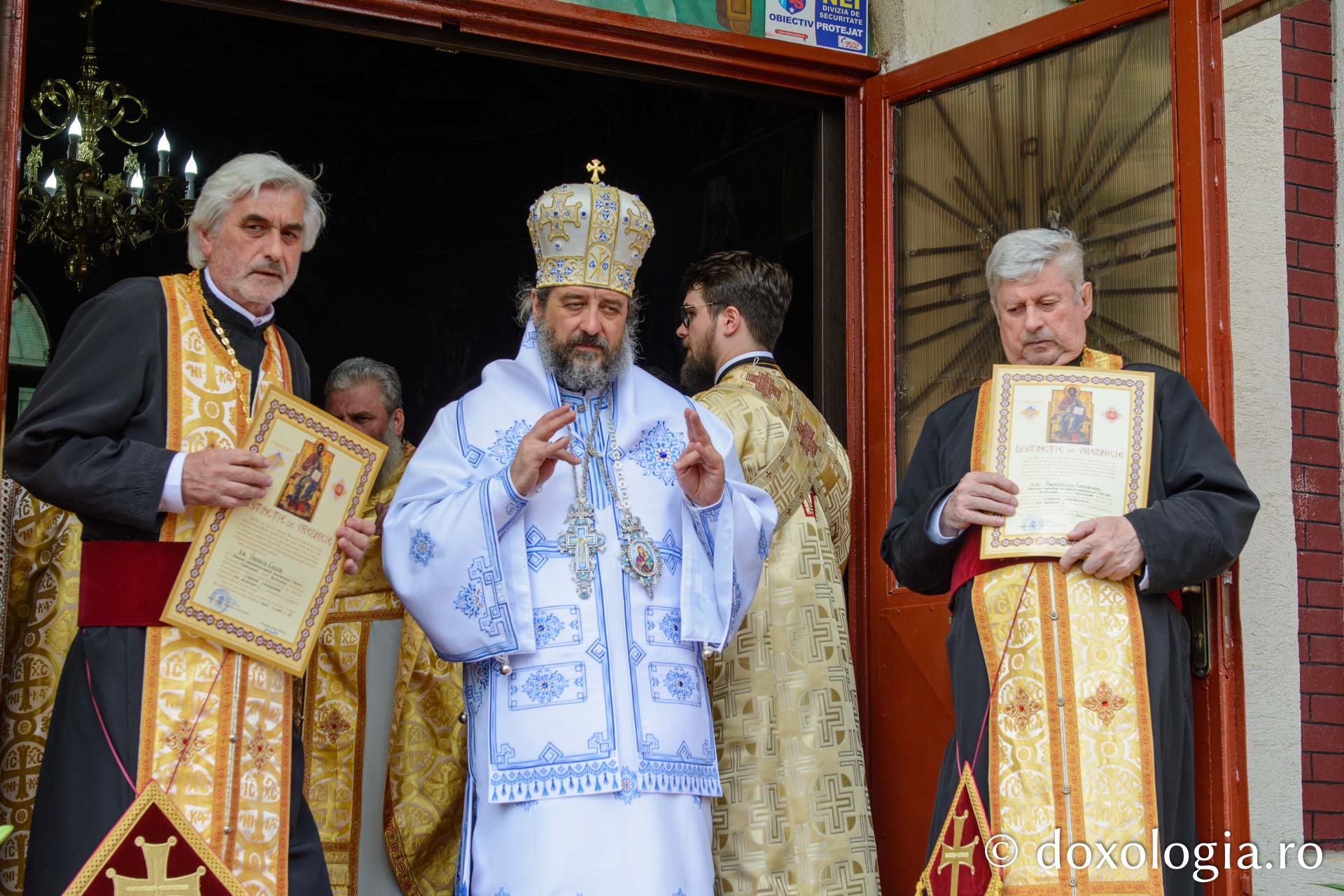 Slujiri arhierești în două parohii din Protopopiatul Botoșani / Foto: Mihail Vrăjitoru Slujiri arhierești în două parohii din Protopopiatul Botoșani