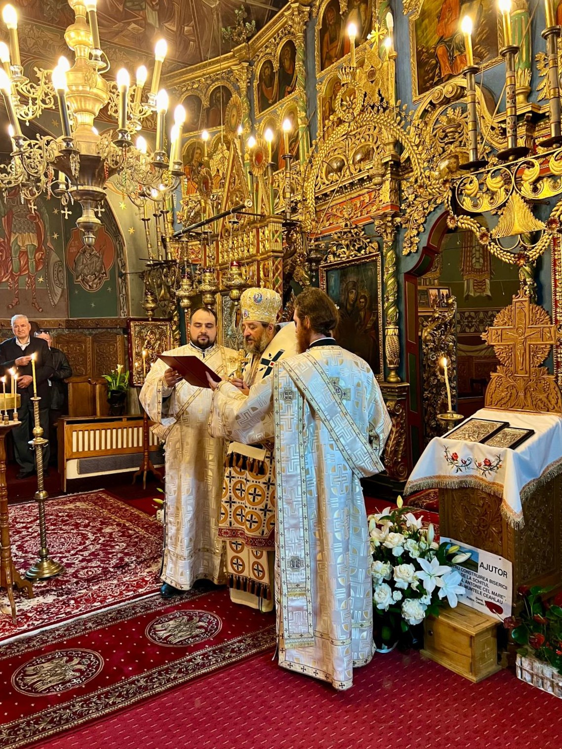 Ședință administrativă pentru preoții din Protopopiatul Roznov. Întâlnirea, prezidată de PS Nichifor Botoșăneanul