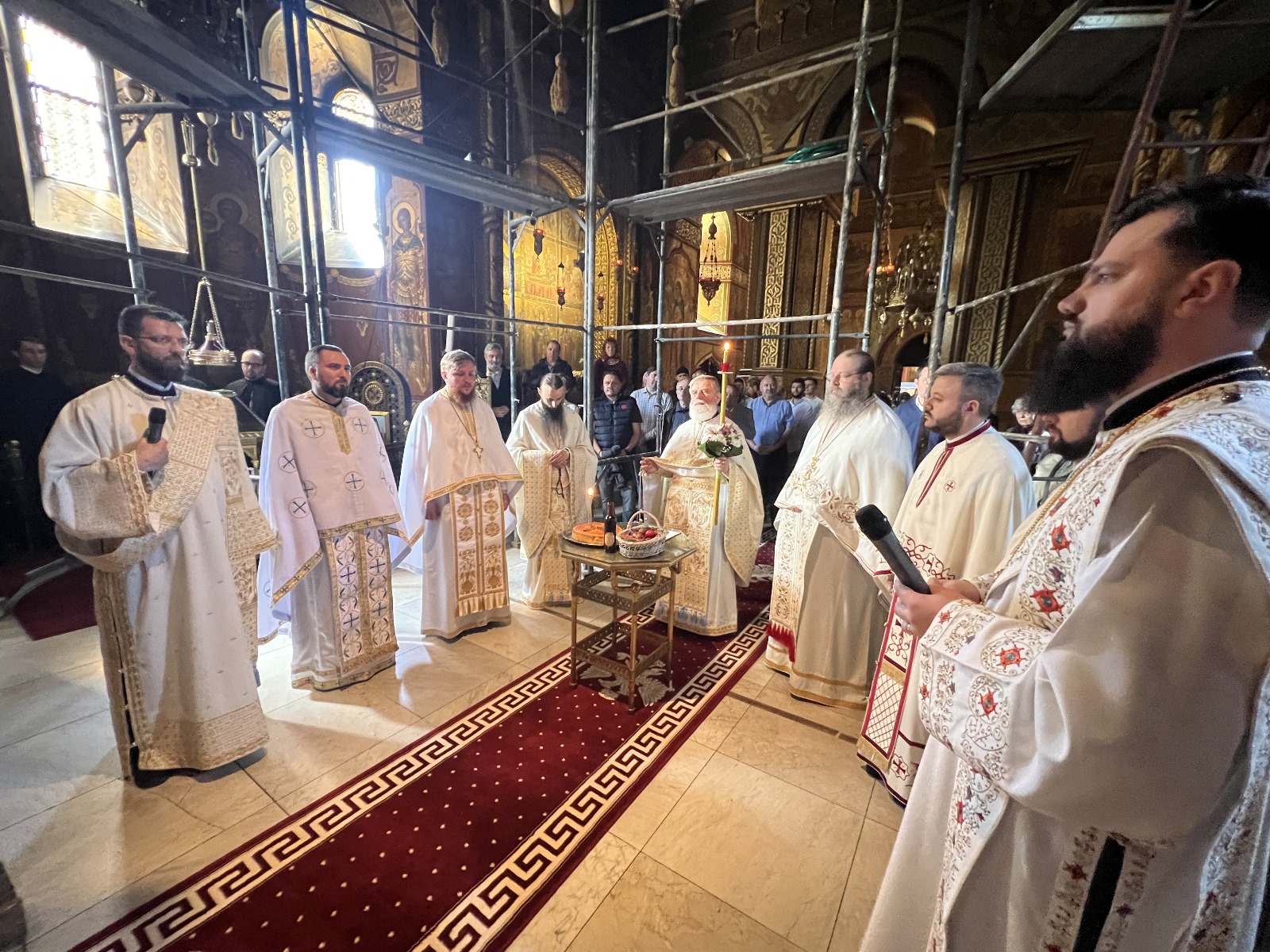 Sfânta Liturghie la Mănăstirea Sfinții Trei Ierarhi din Iași