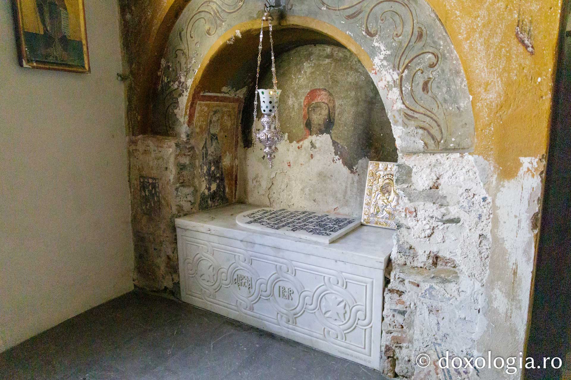 Mormântul Sfântului Cosma Protosul