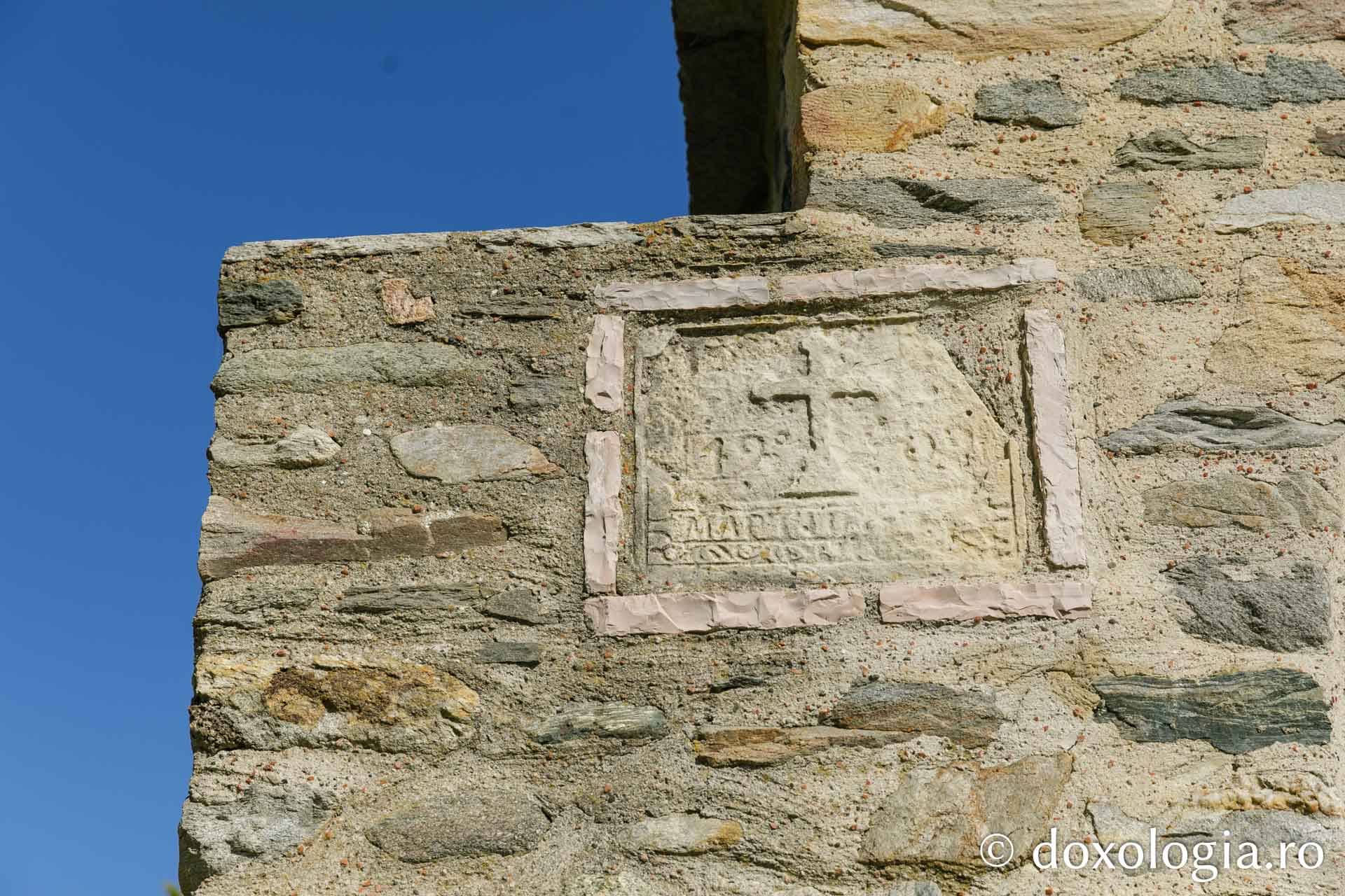 Pisanie de la chilia Icoanei Maicii Domnului „Portărița” – Iviron, Athos / Foto: Pr. Silviu Cluci Chilia Icoanei Maicii Domnului „Portărița” – Iviron, Athos