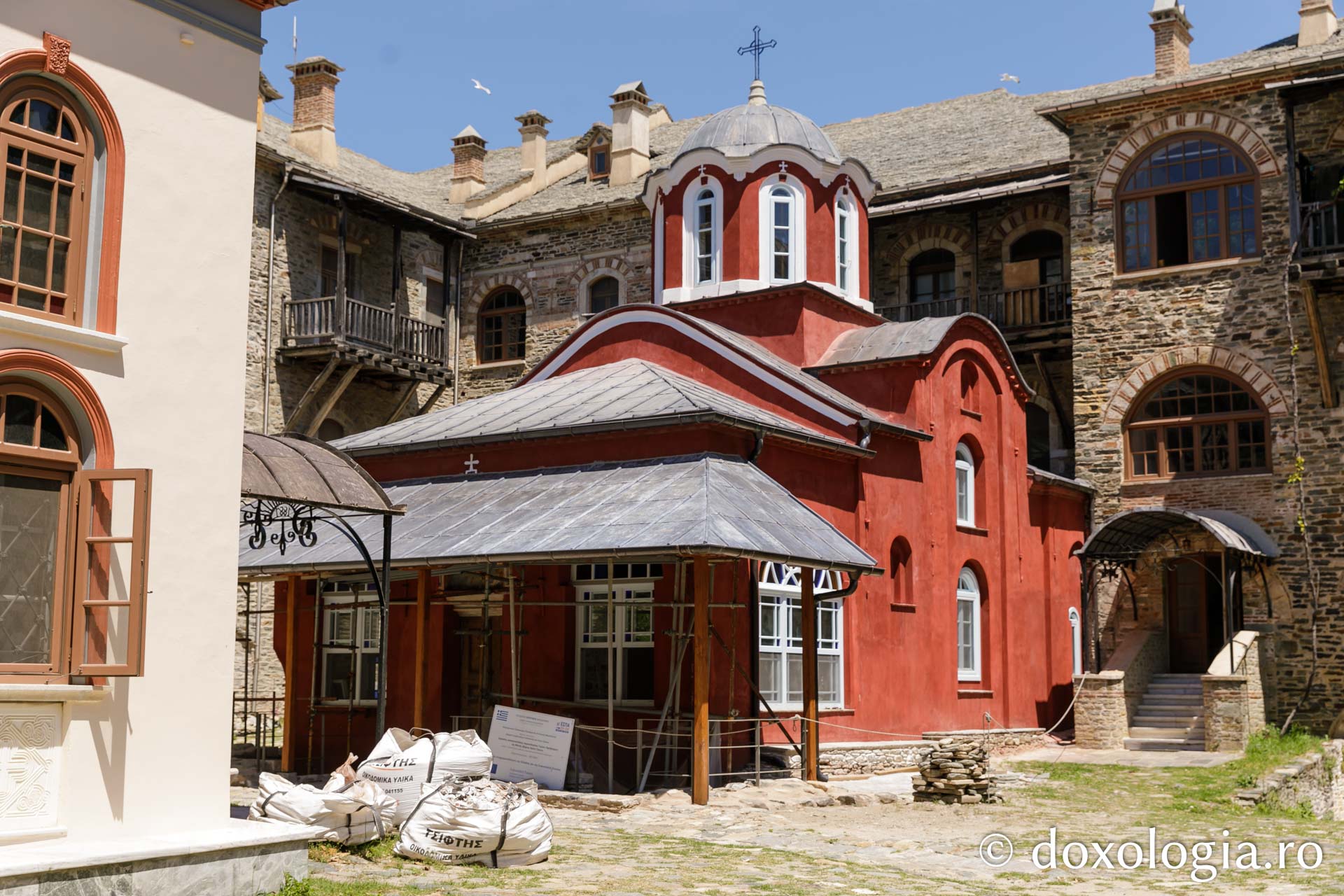 Paraclisul Sfântului Ioan Botezătorul / Foto: Pr. Silviu Cluci Ansamblul clădirilor Mănăstirii Iviron