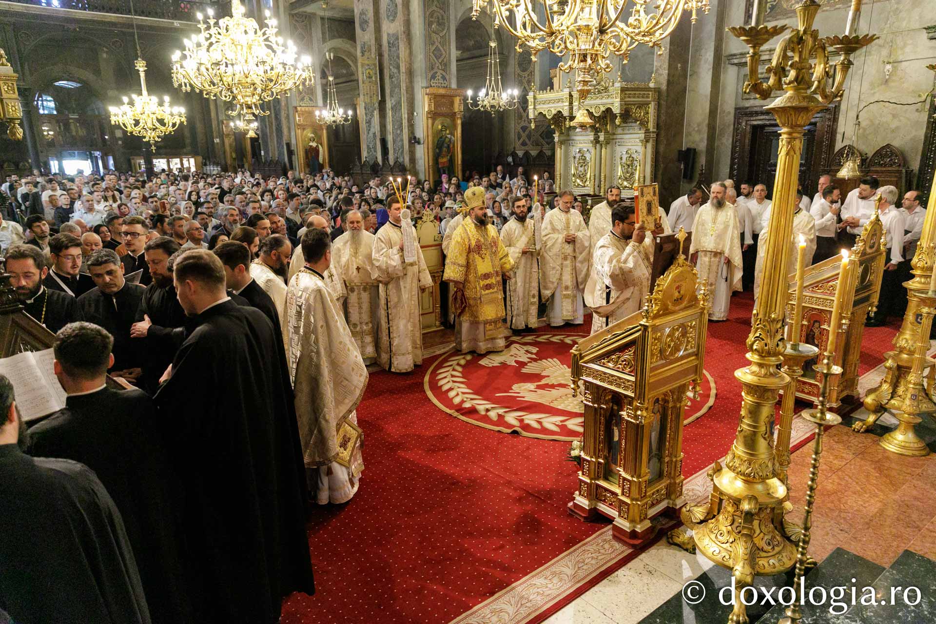 Sfânta Liturghie la Catedrala mitropolitană din Iași