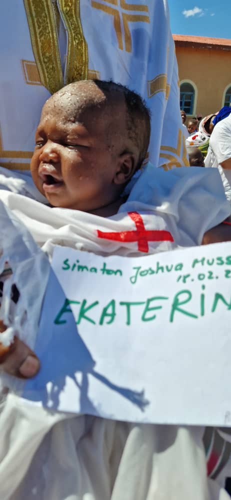 Părintele Mitropolit Teofan a participat la săvârșirea a 227 de botezuri în cadrul Centrului Misionar din Kidamali