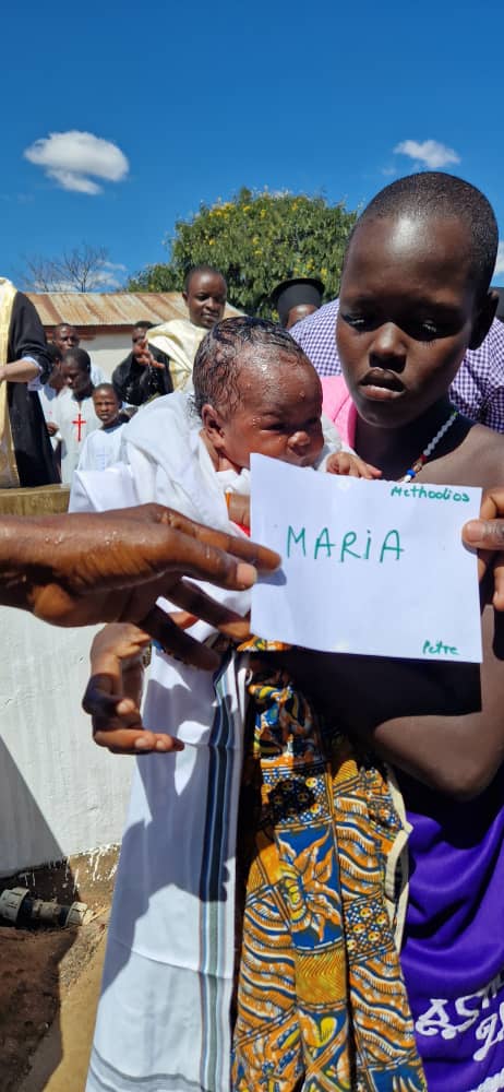 Părintele Mitropolit Teofan a participat la săvârșirea a 227 de botezuri în cadrul Centrului Misionar din Kidamali