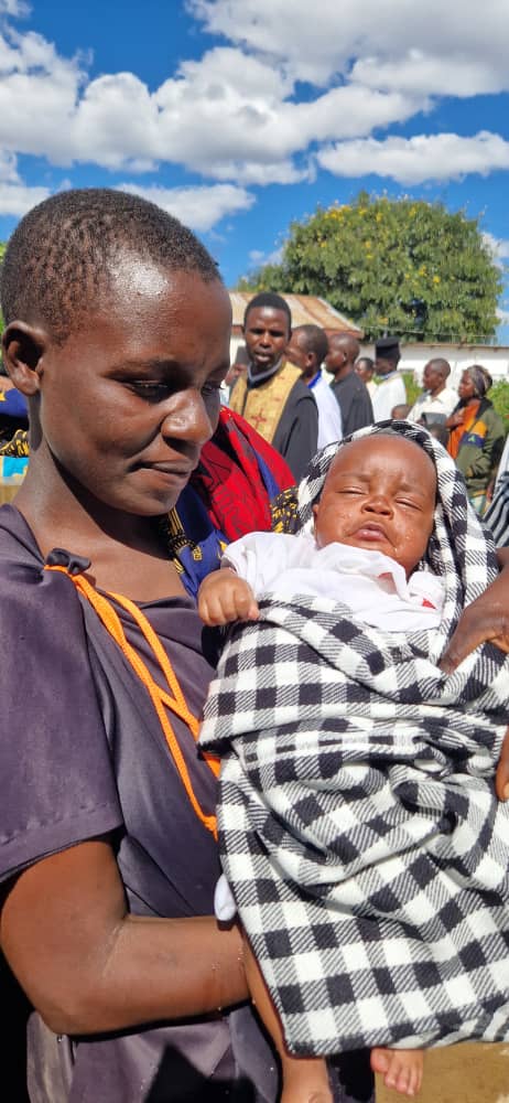 Părintele Mitropolit Teofan a participat la săvârșirea a 227 de botezuri în cadrul Centrului Misionar din Kidamali