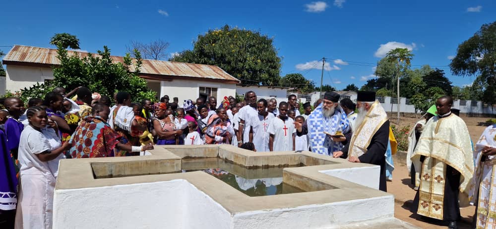 Părintele Mitropolit Teofan a participat la săvârșirea a 227 de botezuri în cadrul Centrului Misionar din Kidamali