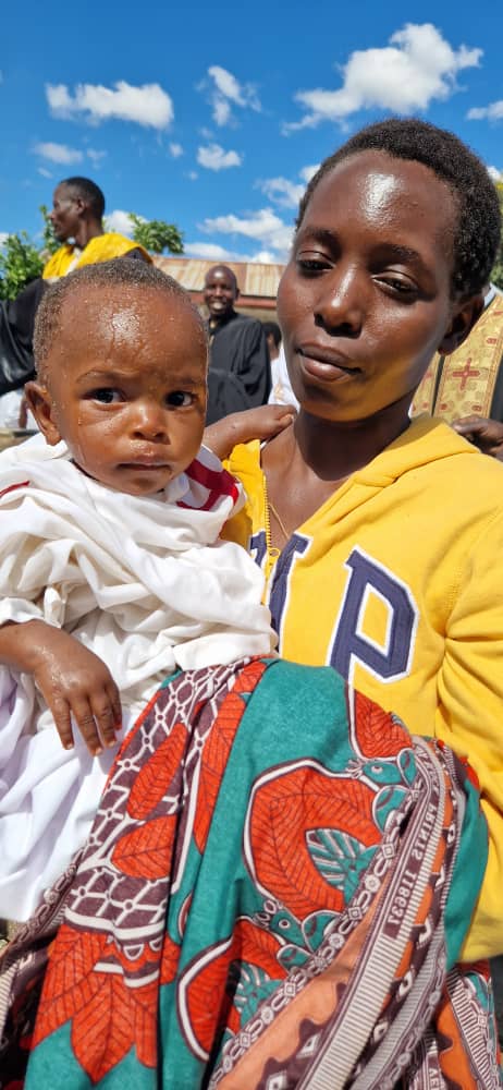 Părintele Mitropolit Teofan a participat la săvârșirea a 227 de botezuri în cadrul Centrului Misionar din Kidamali