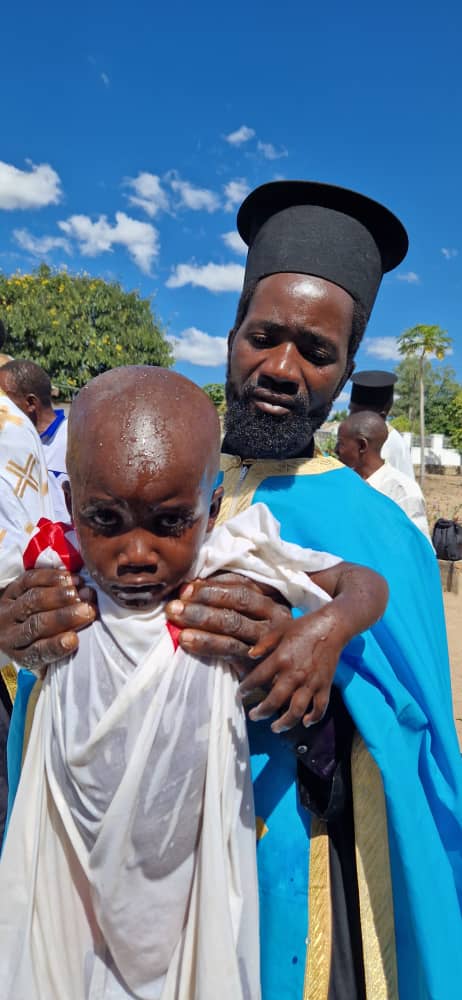 Părintele Mitropolit Teofan a participat la săvârșirea a 227 de botezuri în cadrul Centrului Misionar din Kidamali