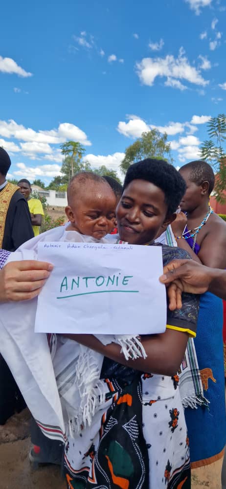 Părintele Mitropolit Teofan a participat la săvârșirea a 227 de botezuri în cadrul Centrului Misionar din Kidamali