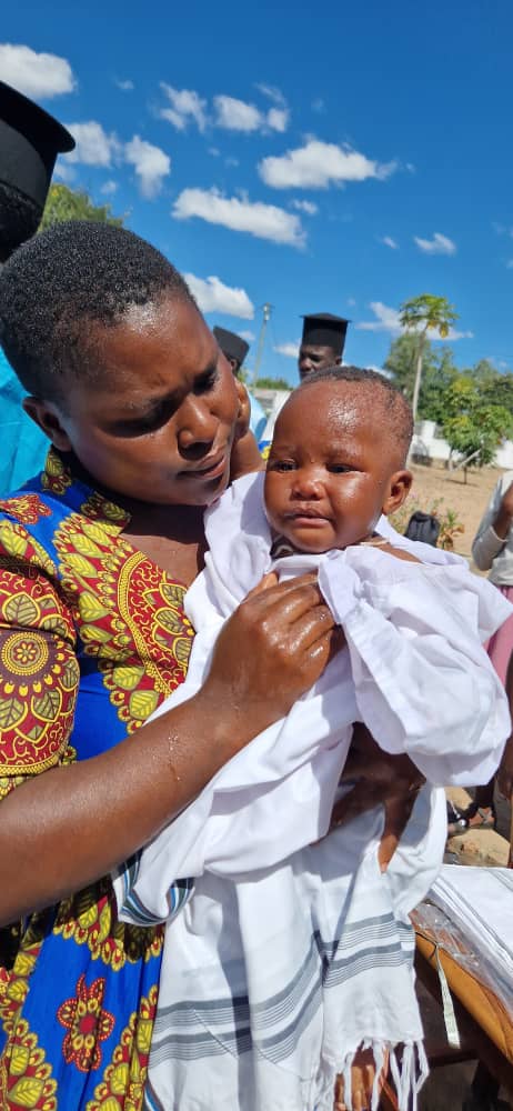 Părintele Mitropolit Teofan a participat la săvârșirea a 227 de botezuri în cadrul Centrului Misionar din Kidamali