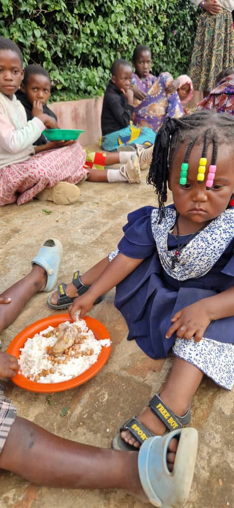 Părintele Mitropolit Teofan a participat la săvârșirea a 227 de botezuri în cadrul Centrului Misionar din Kidamali