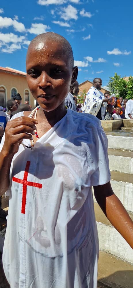 Părintele Mitropolit Teofan a participat la săvârșirea a 227 de botezuri în cadrul Centrului Misionar din Kidamali