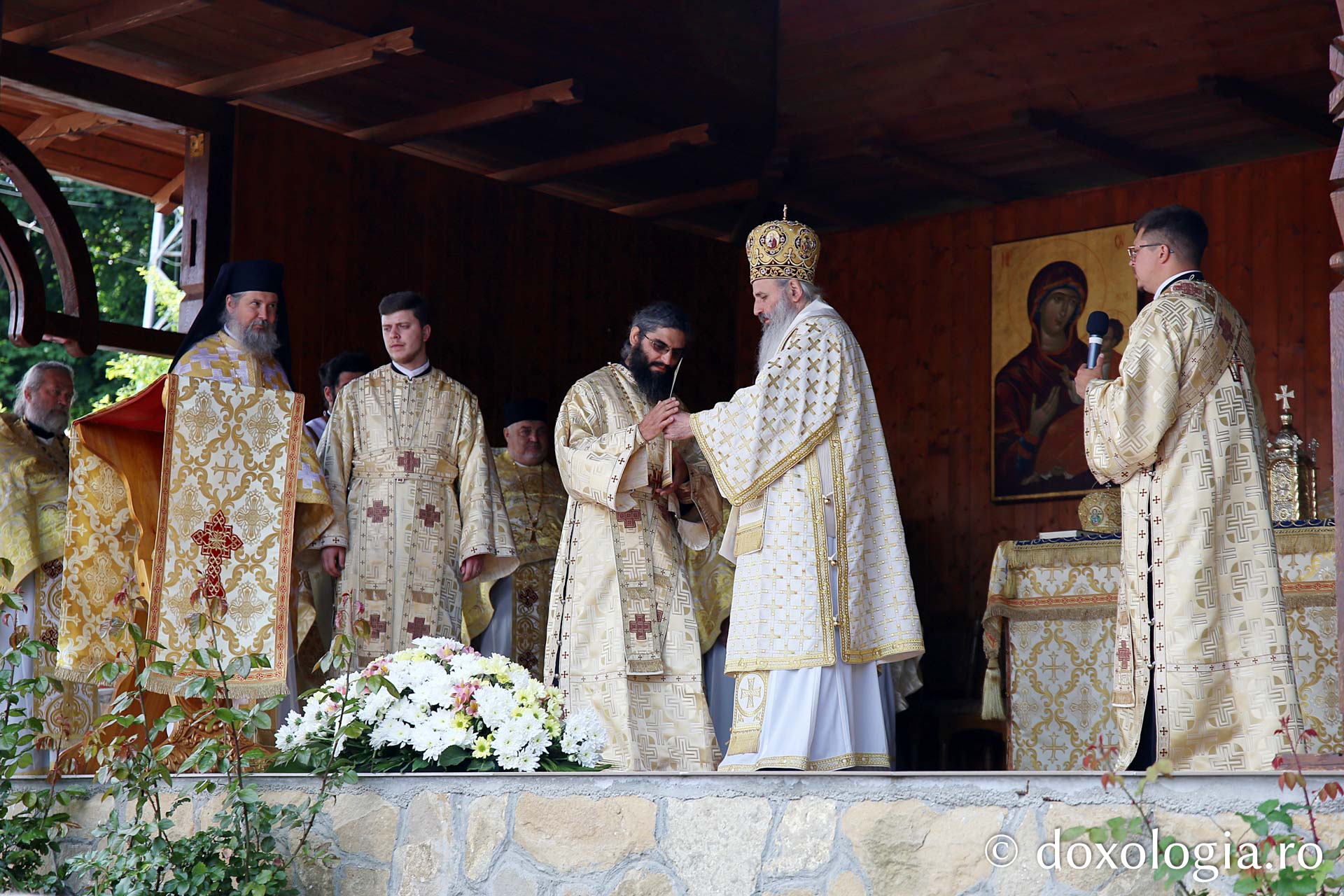 Doi mitropoliți la hramul Mănăstirii Sângeap Basaraba. S-au împlinit 625 de ani de la înființarea așezământului monahal / Foto: Flavius Popa Înaltpreasfințitul Părinte Mitropolit Teofan