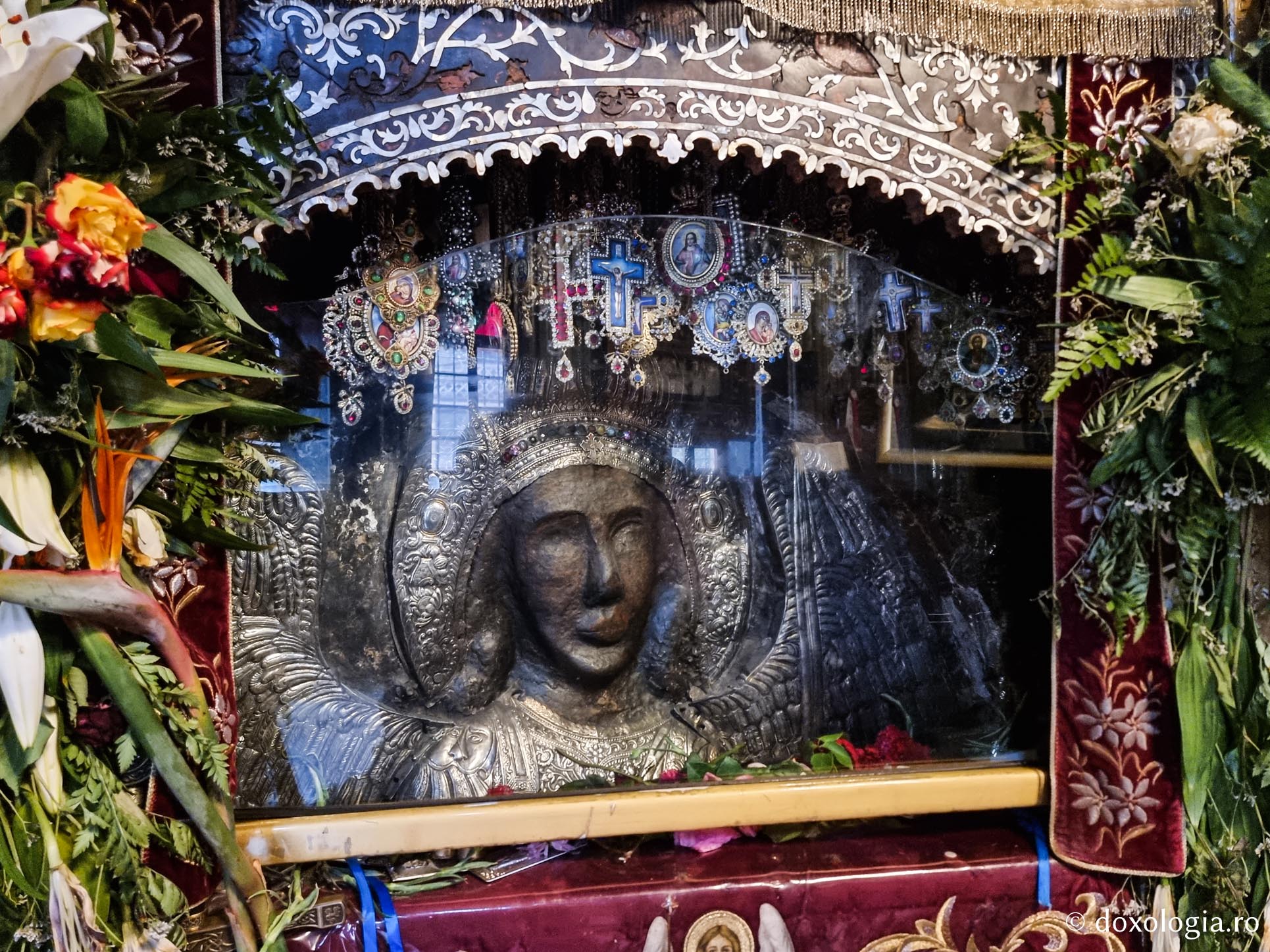 Icoana făcătoare de minuni a Sfântului Mihail din Lesvos / Foto: Magda Buftea Icoana făcătoare de minuni a Sfântului Mihail din Lesvos