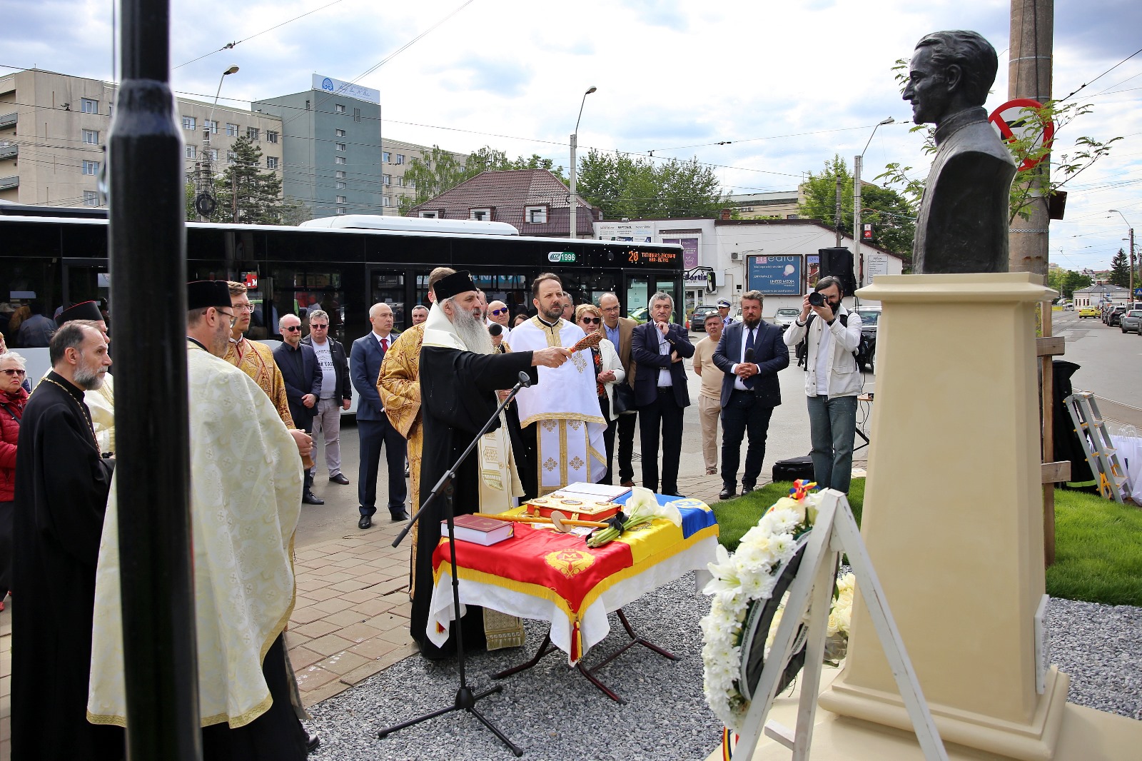 Sfințirea Bustului Preotului Visarion Puiu